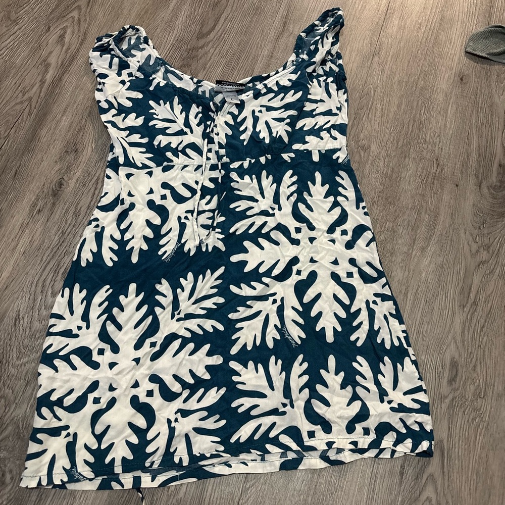 BUNDLE Blue and White Leaf Print Top